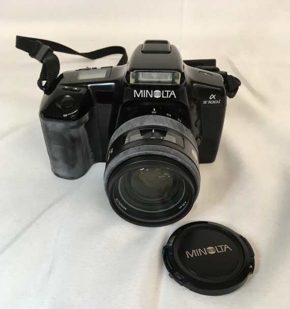 Minolta 5700i 35mm Camera with Lens