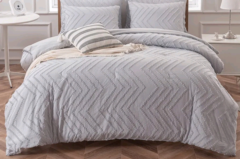 Sleep Bella sz Full/Double Comforter+ Pillowcases