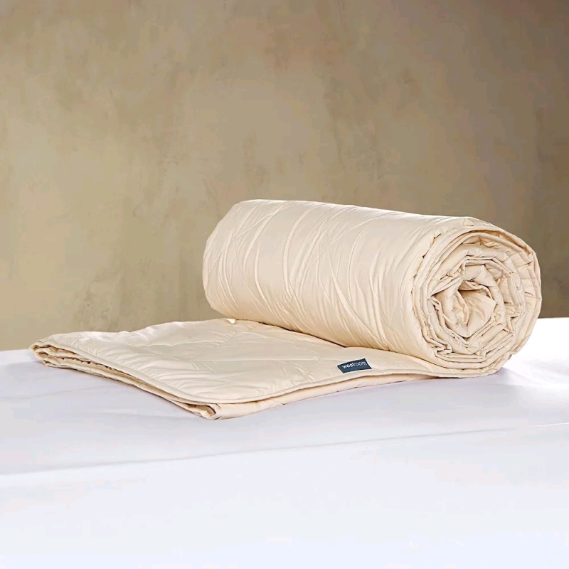 Woolroom sz King Wool Comforter Light Weight with Case