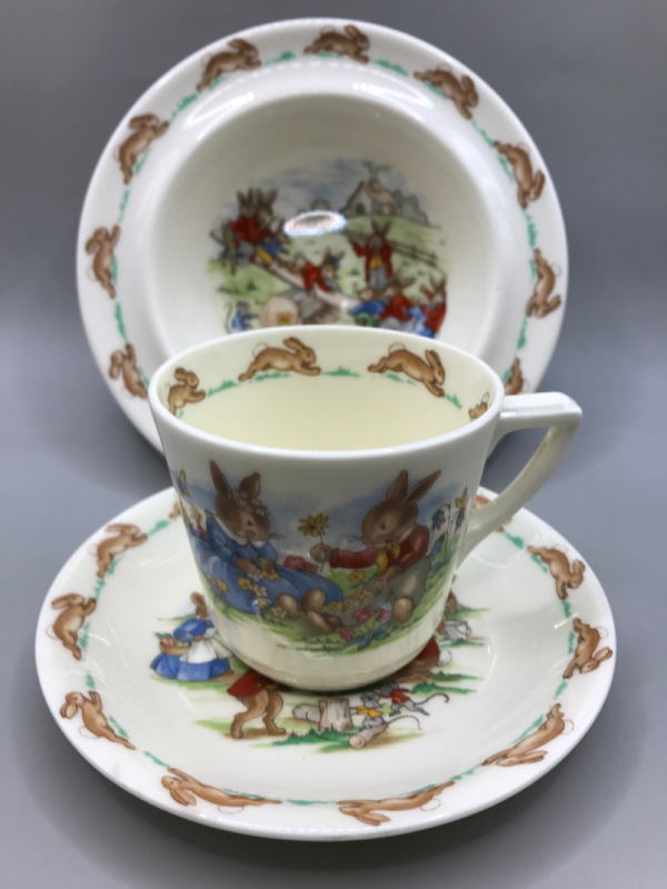Royal Doulton England Bunnykins Cup Saucer & Bowl Jaffa Fruit Saver 6.5 inches wide
