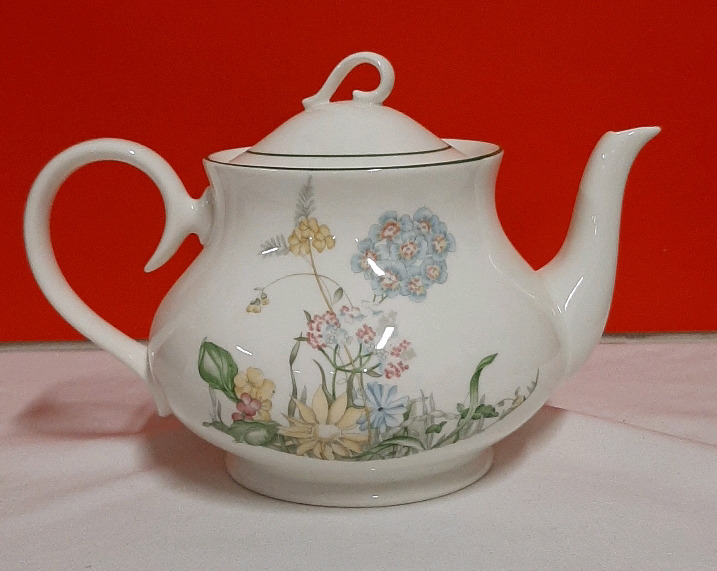 Vintage Royal Albert Spring Dawn New Romance Teapot