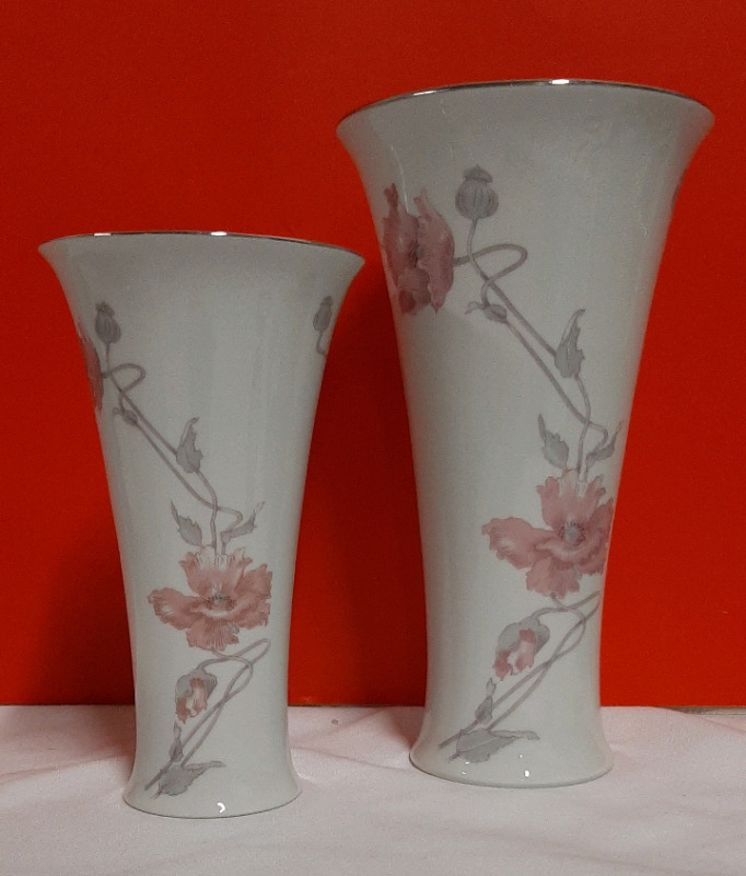 Royal Dux Poppy Vases Made in Czechoslovakia Large Vase 9.5"