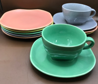 Mid Century Modern Pottery 5 Dessert Plates 6.5 inch 2 Teacups & Saucers plus 2 Saucers only