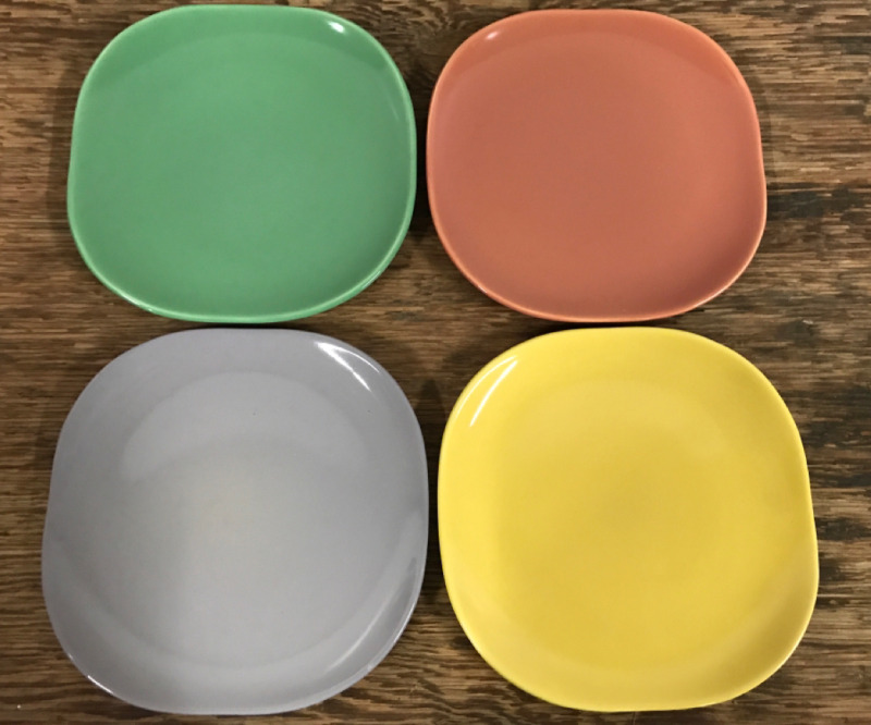 4 Mid Century Modern Pottery Dinner Plates 9.5 inch