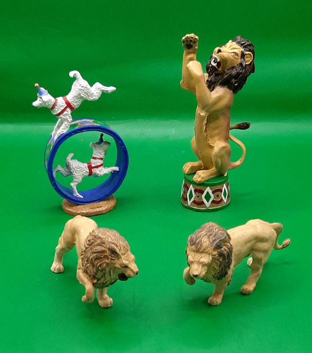 Vintage Ringling Bros and Barnum and Bailey Roaring Lion and Performing Poodles plus 2 more Lions.