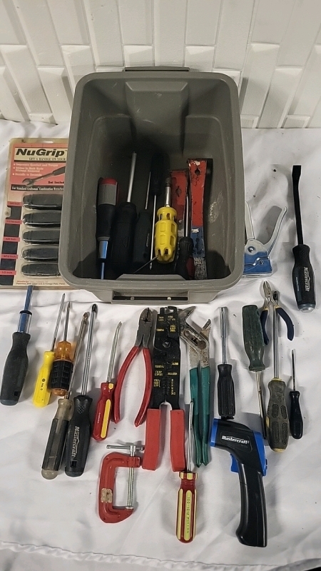 Vintage to Newer Tool Lot in 11L Rubbermaid
