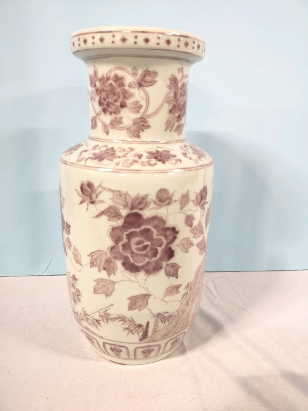 Beautiful Vase - Made in Hong Kong