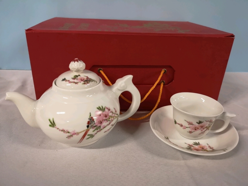 Asian Tea Set in Case