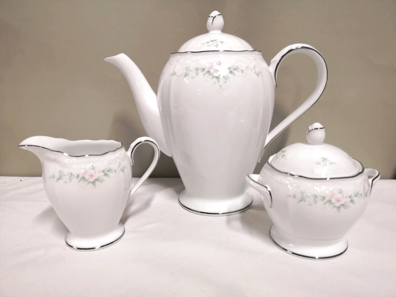 Beautiful Vintage Noritake Coffee Pot and Creamer & Sugar - Glengarry