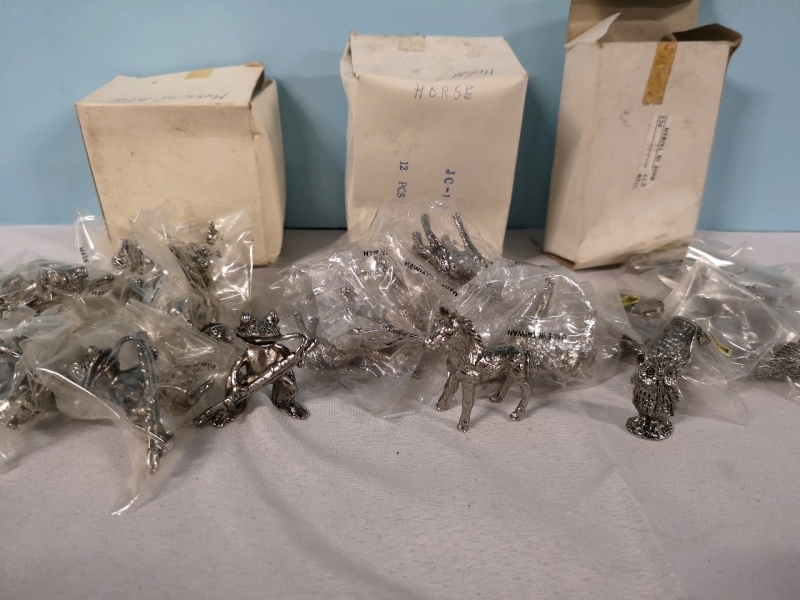 30 New Miniature Pewter Figures - Frogs & Horses & Owls