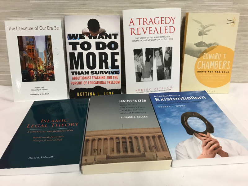 7 Books softcovers