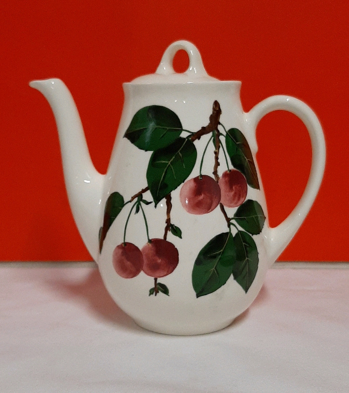 Vintage Wemyss Pottery Coffee or Tea Pot with Cherries 6.5"