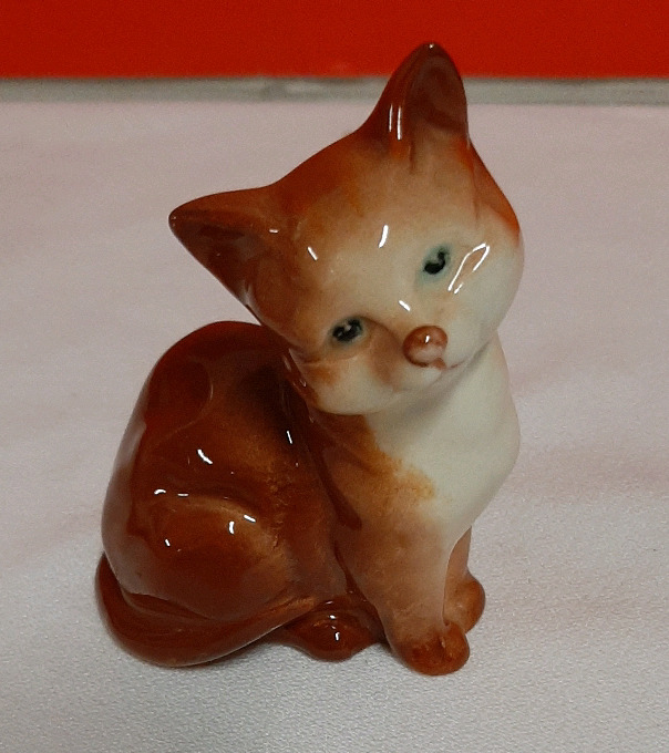Vintage Beswick Kitten 3" Issued 1956 to 1970