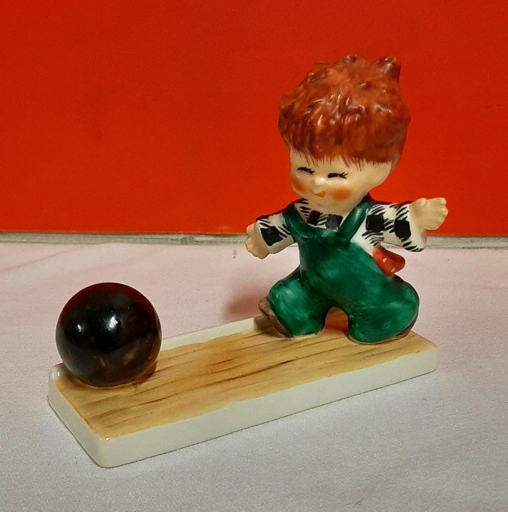 Vintage Goebel Redhead Strike Figurine 4.5 x 3.75"