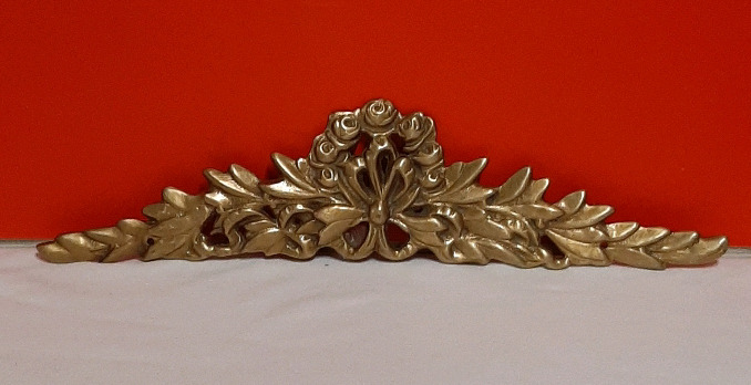 Modern Brass Floral Swag Wall Decor 13.75"