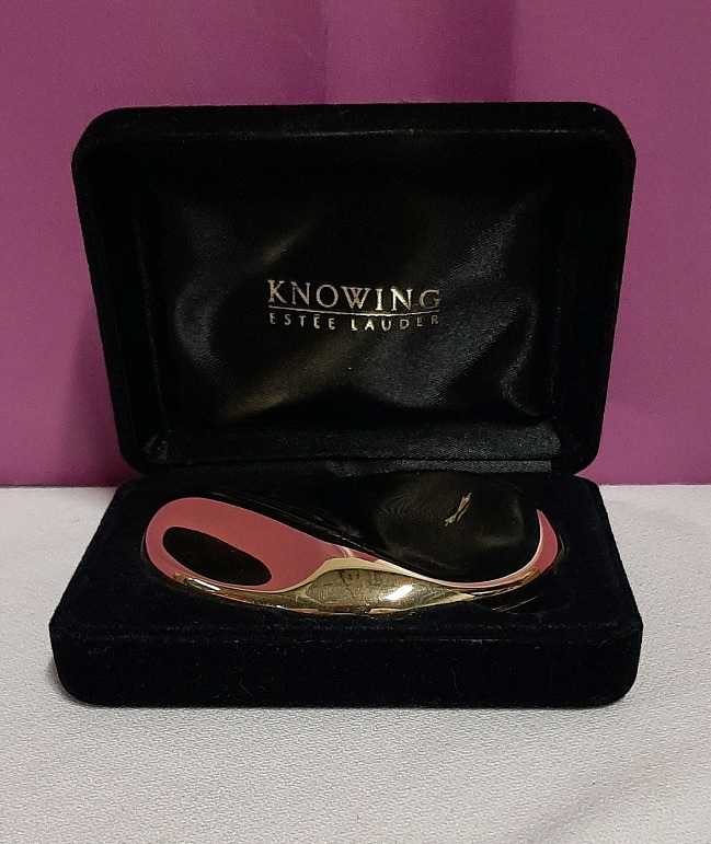 Vintage Estee Lauder Knowing Pressed Powder in Original Box