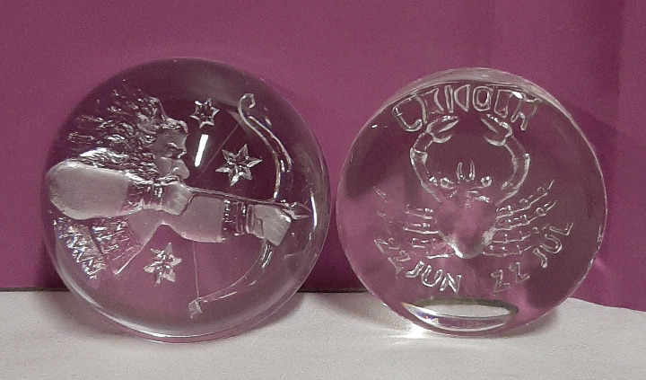 Vintage 2 Paperweights Both Cancer