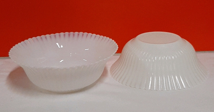 Vintage 2 Macbeth Evans Petal Ware Monax Fruit Bowls