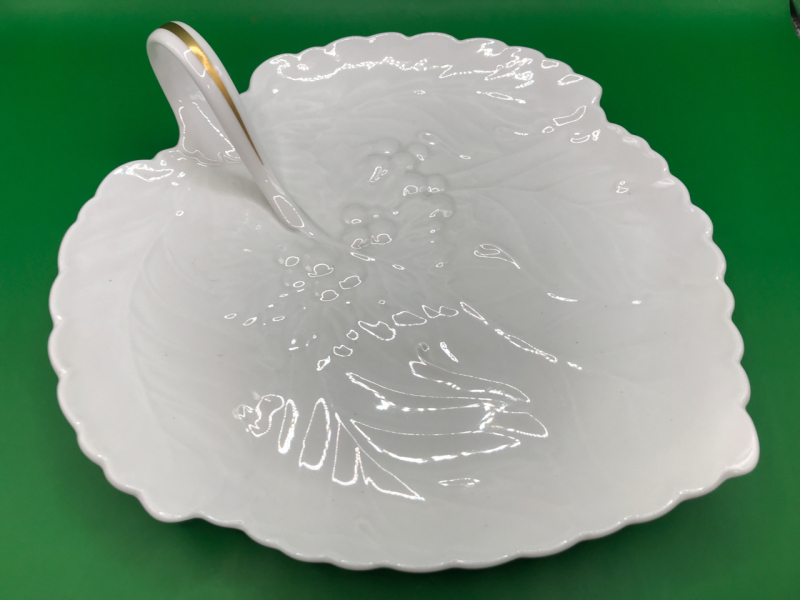 Spode England Leaf Shaped Handled Serving Tray 9 inches wide