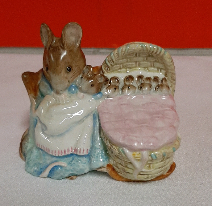 Vintage Beswick Beatrix Potters Hunca Munca Figurine 3.75" high