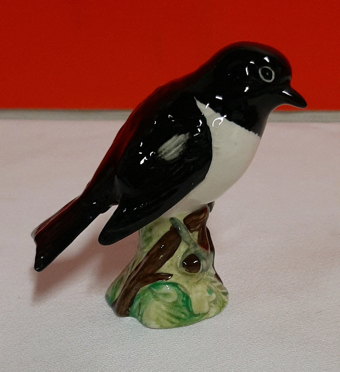 Vintage Beswick Stonechat 3"