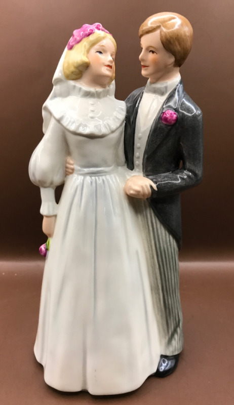 Goebel W Germany Martied Couple Figurine 8 inches tall