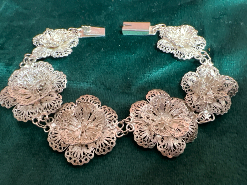900 Silver Fretwork Bracelet with Flowers