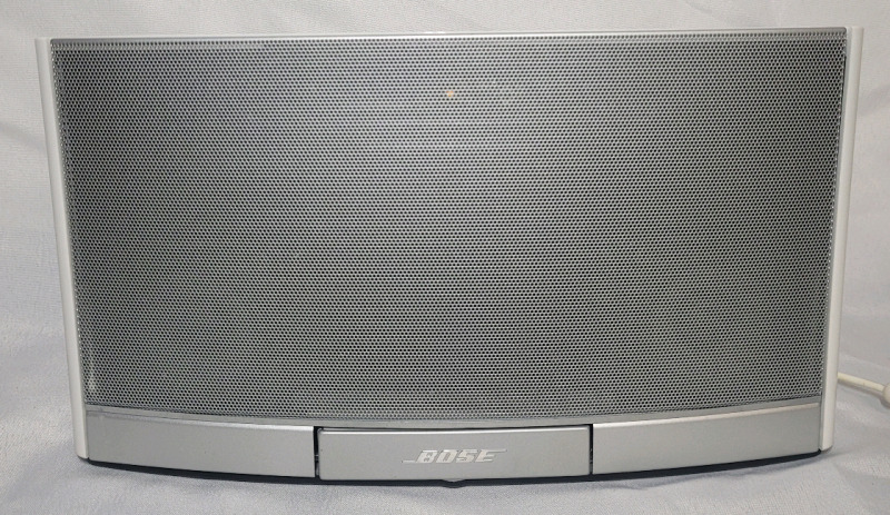 Bose SoundDock Portable Digital Music System . Tested , Powers Up