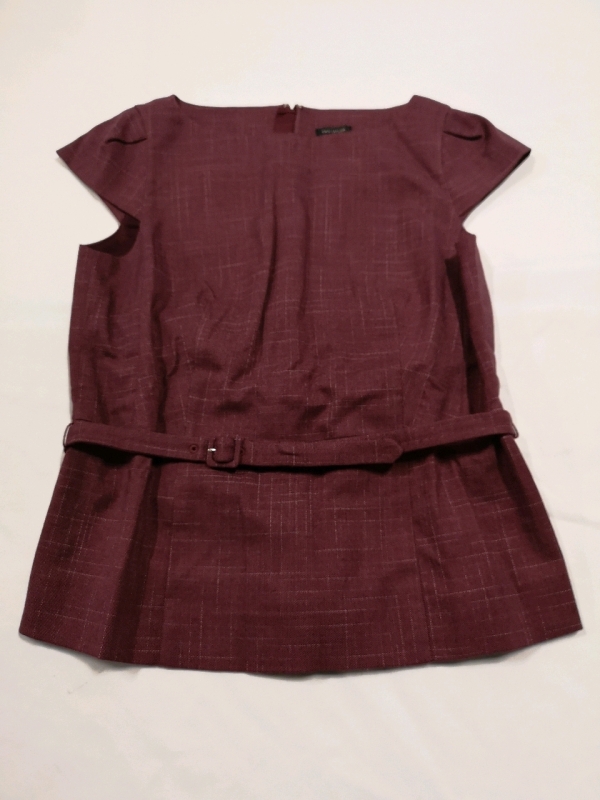 New ANN TAYLOR Top sz 6 with Belt
