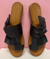 NEW UnityInDiversity Comfortably Hip Kira Black Leather Sandals Size 41