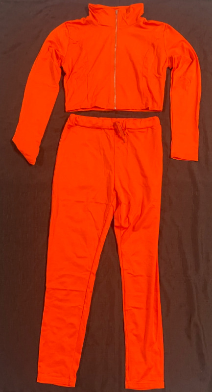 NEW Women’s Sports Outfit Orange Size M