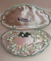 Exquisite CORO Swarovski Crystal Faux Pearl Necklace Clamshell Box