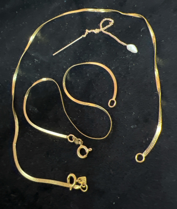14K Gold Bracelet & Anklet People&rsquo;s Jewellery Box Single Earring