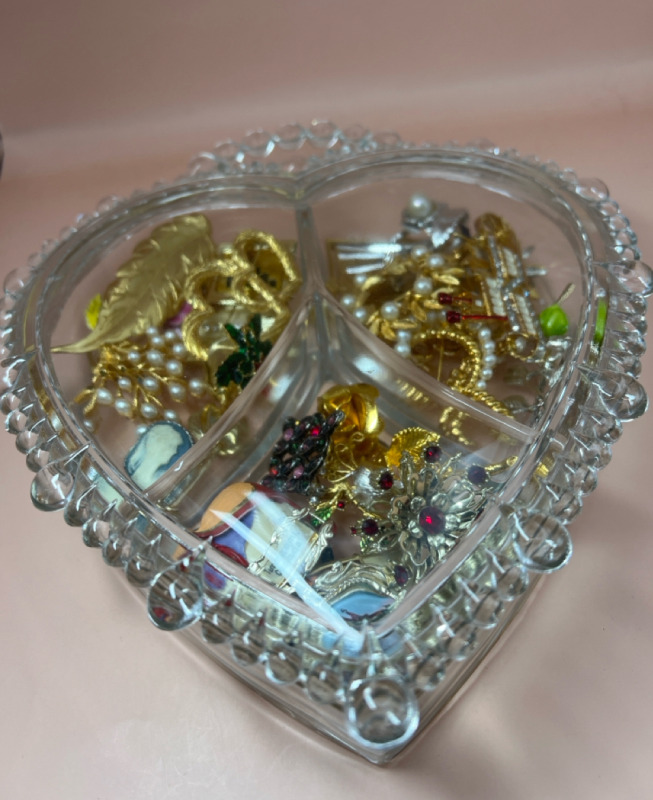 Lidded Glass Heart full of Brooches 3 compartments