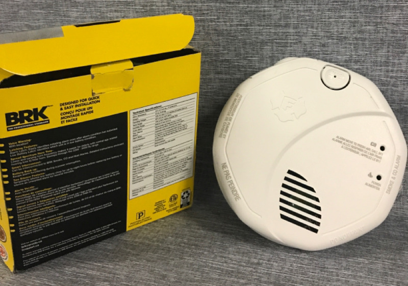 First Alerts -SC7010BVA is a 120V AC/DC photoelectric smoke & carbon monoxide combination alarm