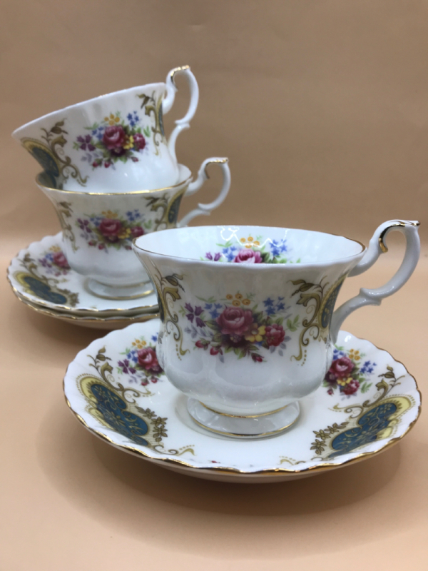 3 Royal Albert England Berkeley Tea Cups & Saucers