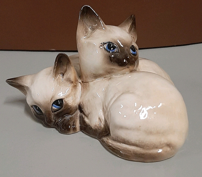 Vintage Beswick Siamese Kittens 4.5" wide