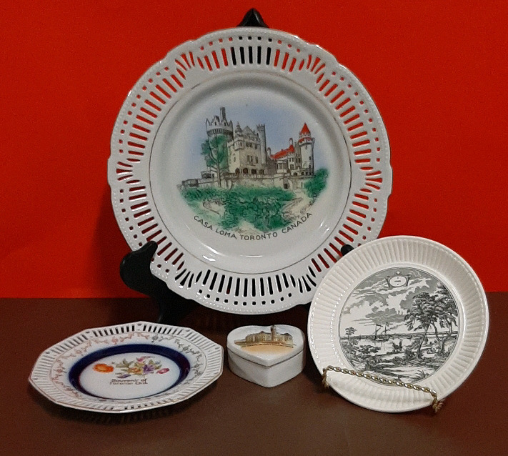 Vintage and Antique Souvenirs of Toronto. Antique Trinket Heart was made in Germany and is sold as is. 3 Vintage Plates Casa Loma York and a Floral