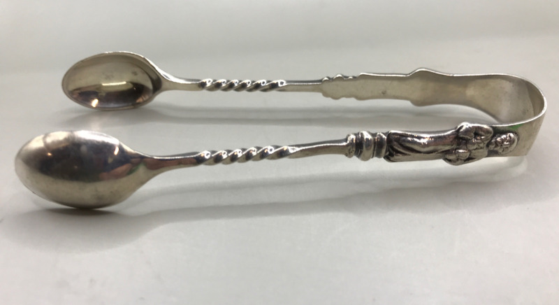 English Sterling Apostle Tongs 3.5 inch long