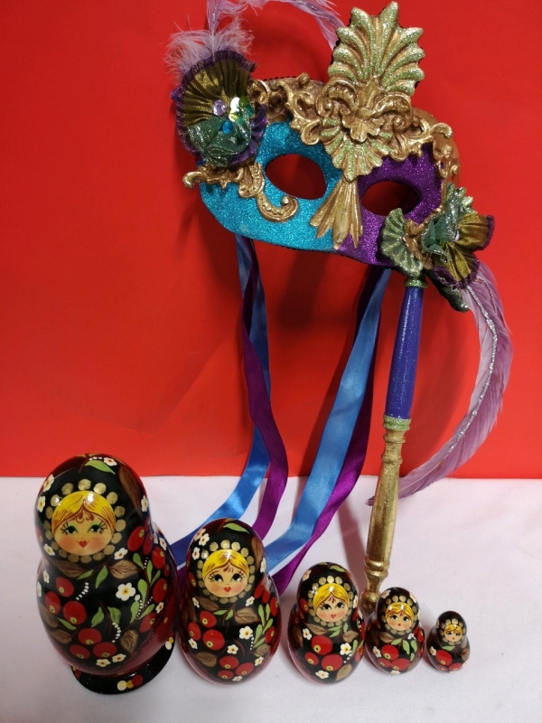 Nesting Dolls + Mascarade Mask