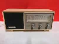 Vintage Panasonic Radio - FM/AM Solid State model RE-6137