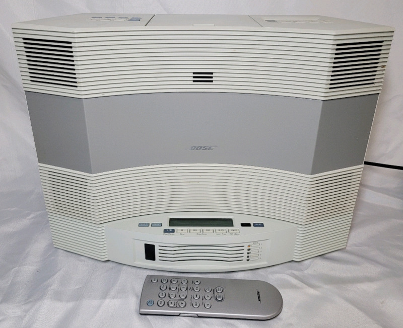 BOSE Acoustic Wave Music System II CD Player AM/FM Radio & Acoustic Wave II Multi-Disc Changer