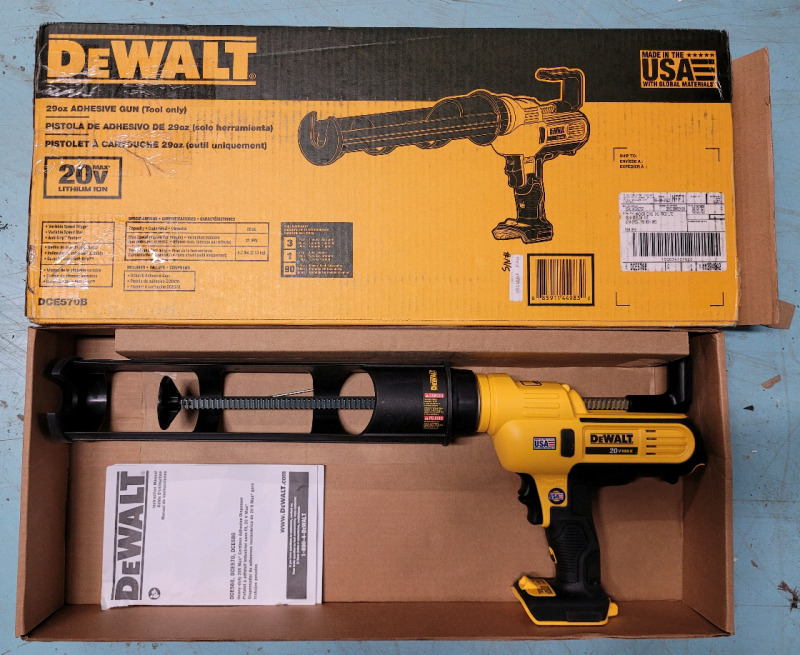 New - DEWALT 20V MAX Cordless Caulking Gun / Adhesive Gun ***Tool Only***