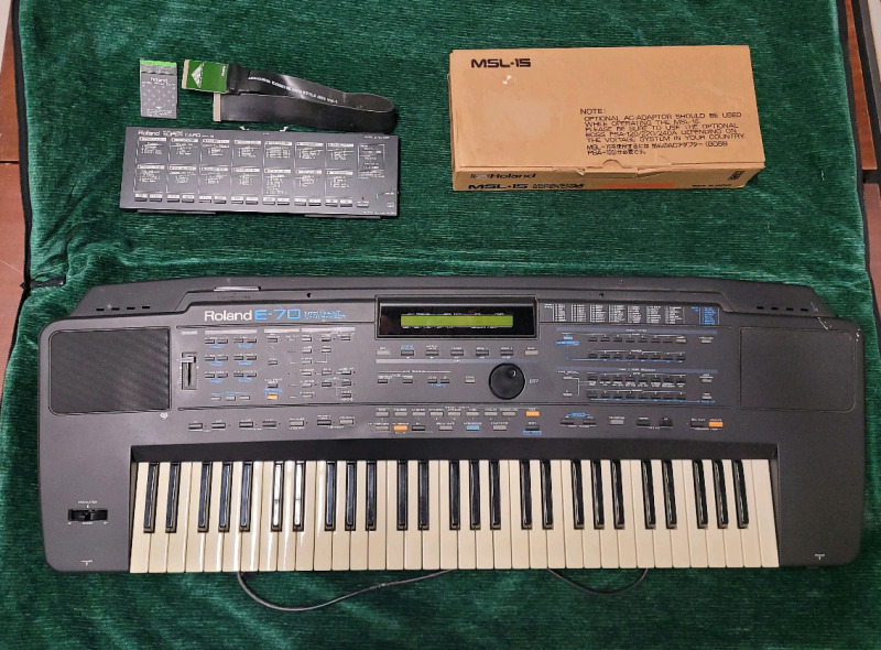 Roland E-70 61-Key Intelligent Synthesizer & Roland Music Style Super Card MSL-15