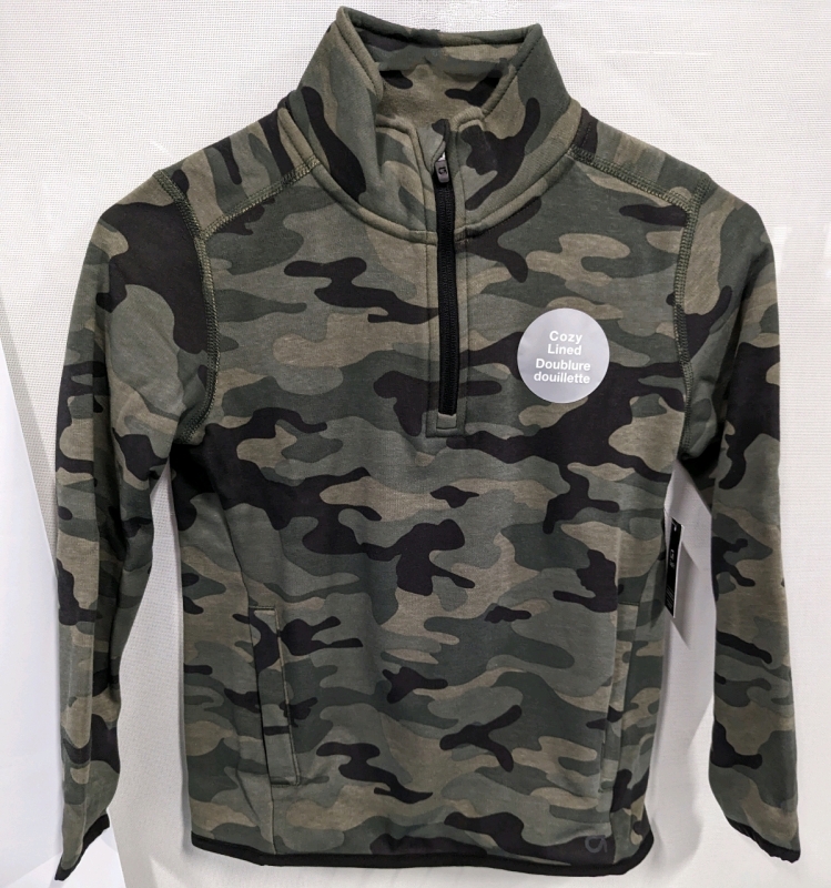 New Kids Cozy Camo Long Sleeved Pullover. Size Small (6-7)