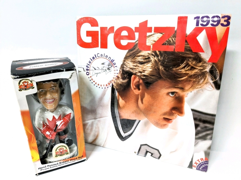 Vintage Sealed Gretzky 1993 Calendar & Bobby Clarke Team Canada Handpainted Bobble Dobbles Bobble Head Figure