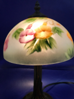 Tiffany Style Table Lamp 14 inches tall working