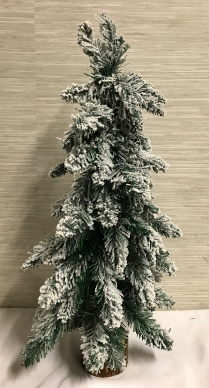 24 inch Artificial Christmas Tree Flocked with lights