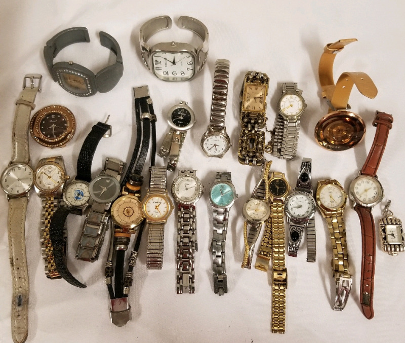 Lot of 23 as is watches