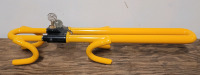 New - Steering Wheel Lock with Keys for Cars , Trucks , Vans . Opens up to 13"
